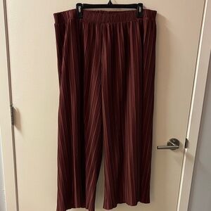 Ann Taylor Maroon Pleated Trousers